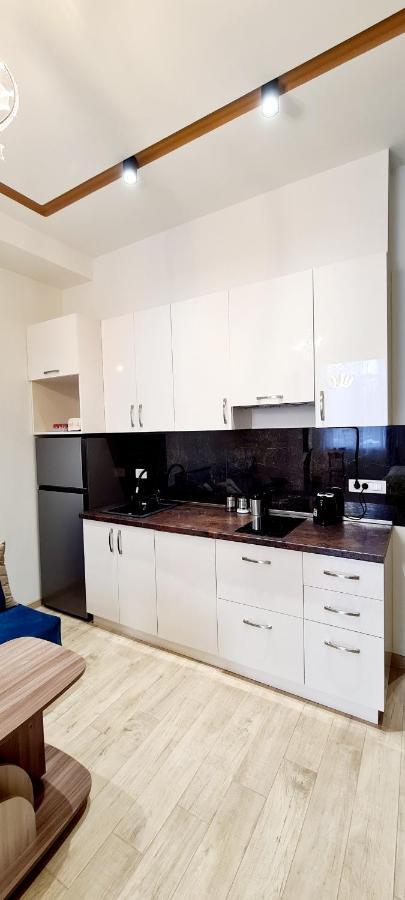 Deluxe Apartment In City Center Ереван Екстериор снимка