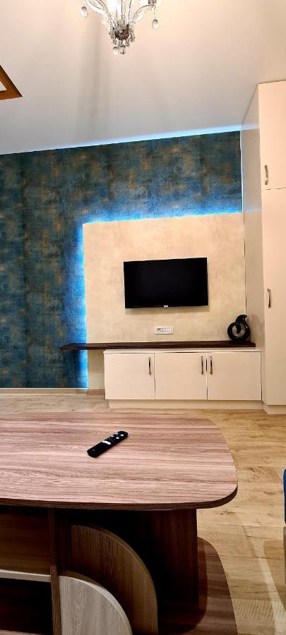 Deluxe Apartment In City Center Ереван Екстериор снимка