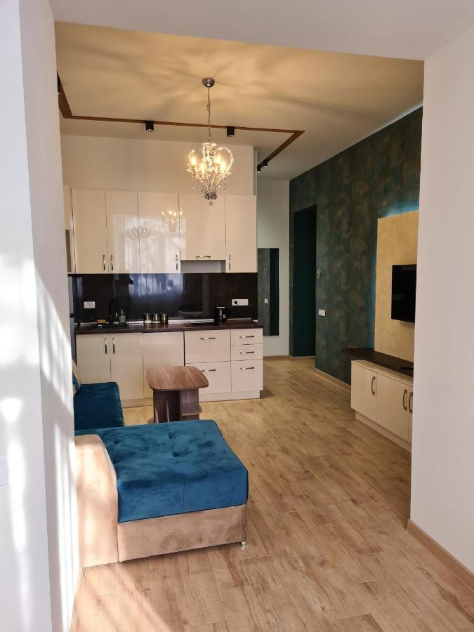 Deluxe Apartment In City Center Ереван Екстериор снимка