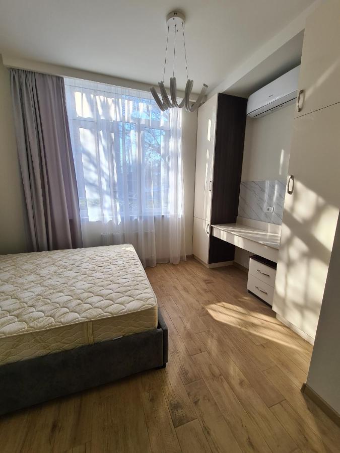 Deluxe Apartment In City Center Ереван Екстериор снимка